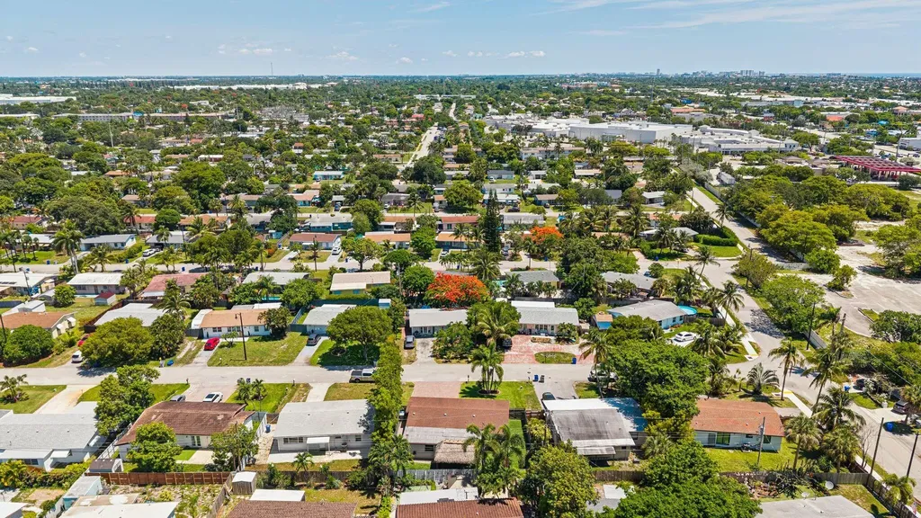 1660 NE 31st Court Pompano Beach FL 33064