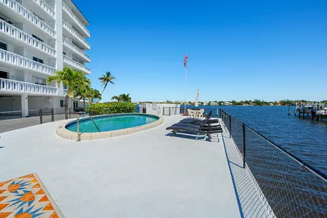 231 E Lantana Road Lantana FL 33462