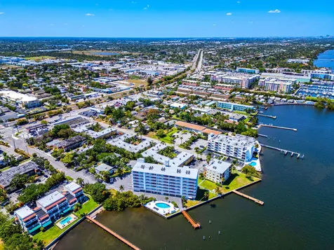 231 E Lantana Road Lantana FL 33462