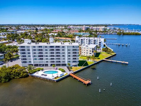 231 E Lantana Road Lantana FL 33462