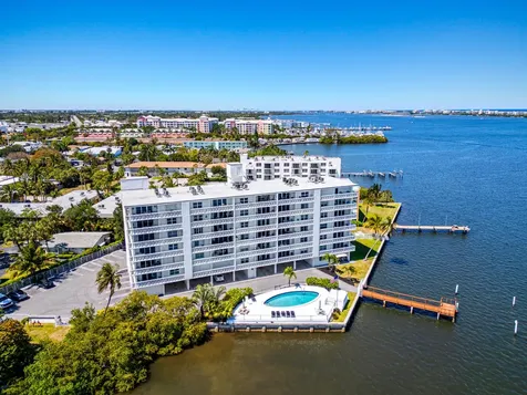 231 E Lantana Road Lantana FL 33462