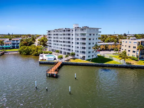 231 E Lantana Road Lantana FL 33462