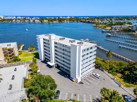 231 E Lantana Road Lantana FL 33462