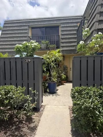 319 3rd Way West Palm Beach FL 33407