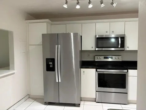 9820 S Hollybrook Lake Drive Pembroke Pines FL 33025