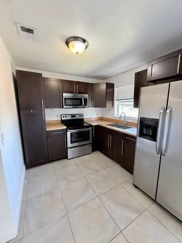 1990 SW 9th Street Fort Lauderdale FL 33312