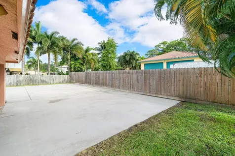 5592 1st Road Lake Worth FL 33467