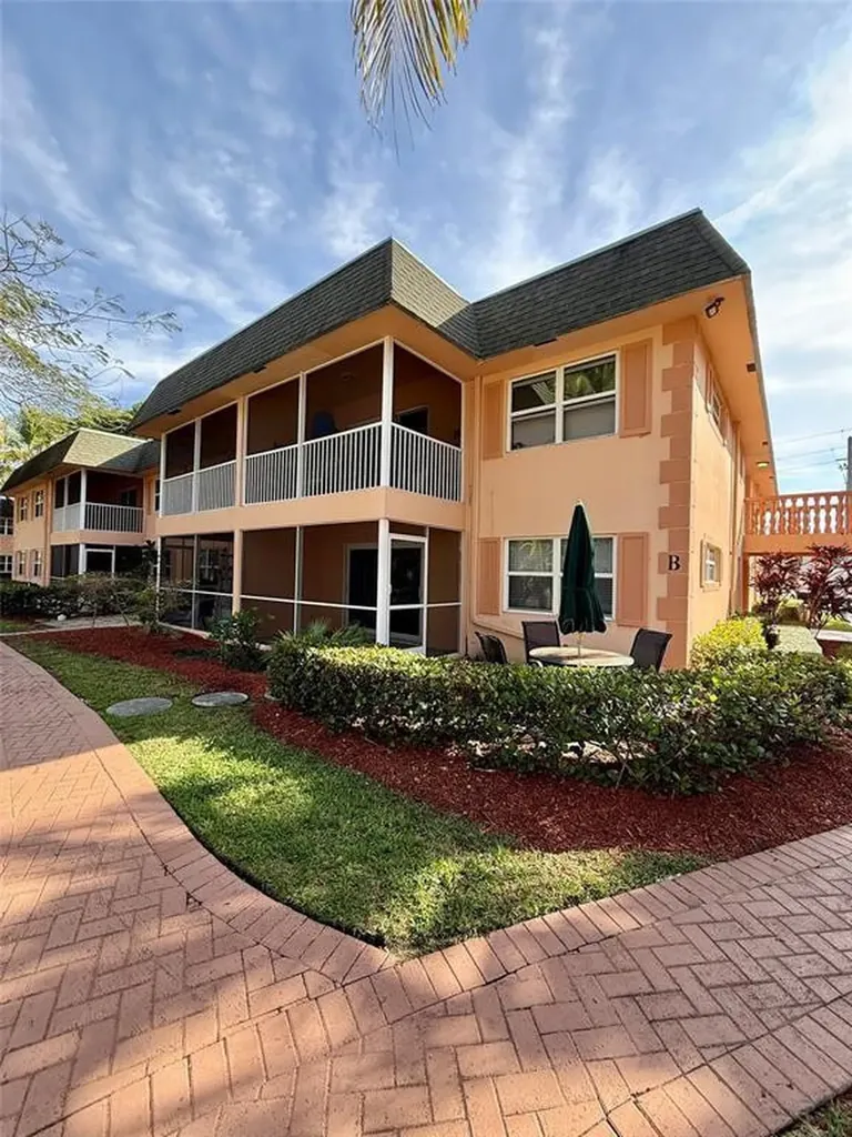 760 SE 2nd Avenue Deerfield Beach FL 33441