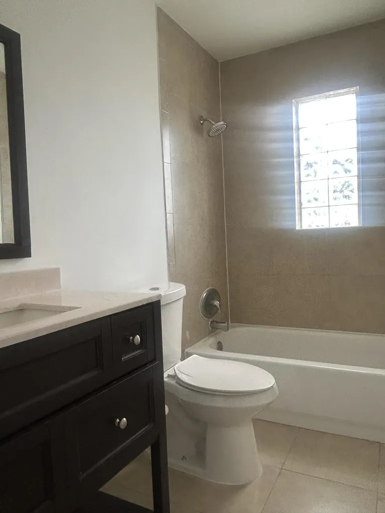 1528 S Avenue Riviera Beach FL 33404