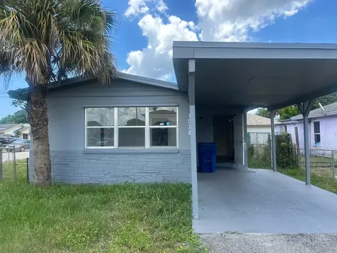 1528 S Avenue Riviera Beach FL 33404