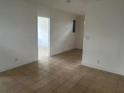 1528 S Avenue Riviera Beach FL 33404
