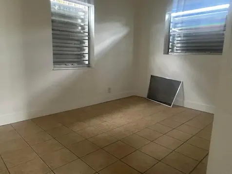 1528 S Avenue Riviera Beach FL 33404