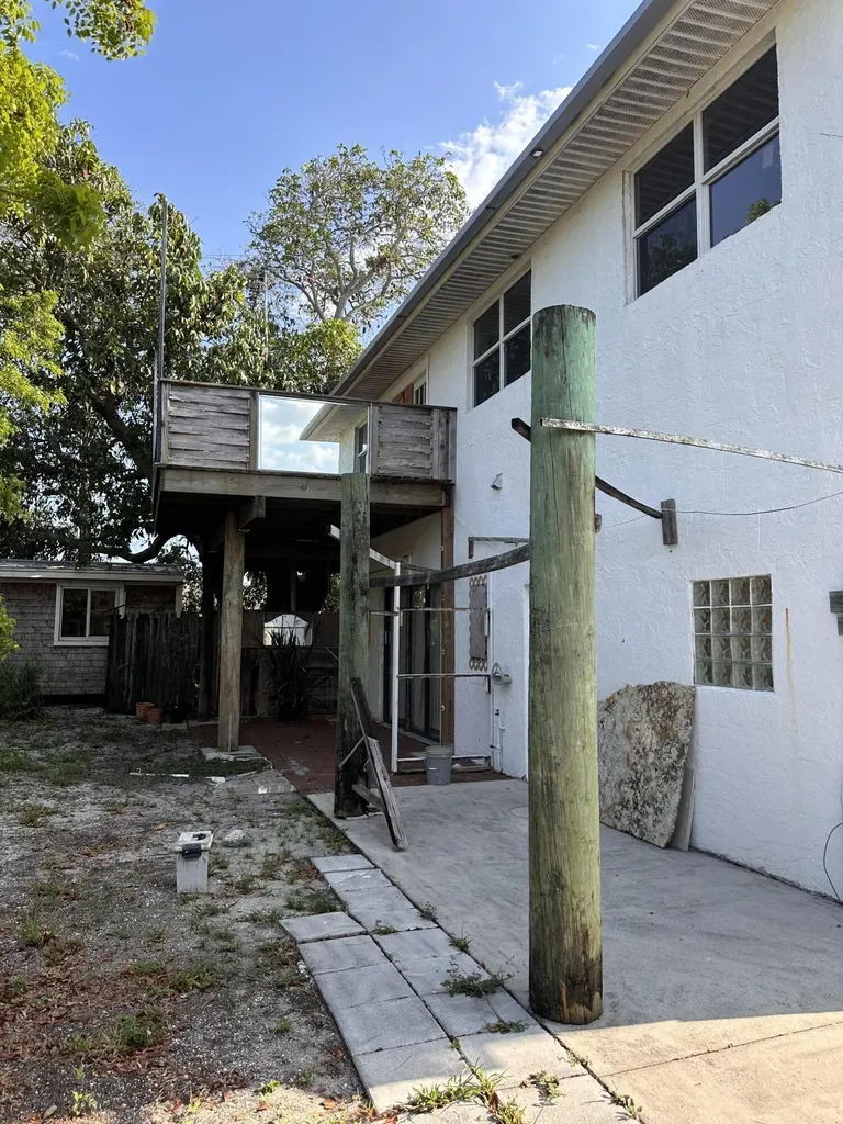 130 NE 4th Avenue Boynton Beach FL 33435