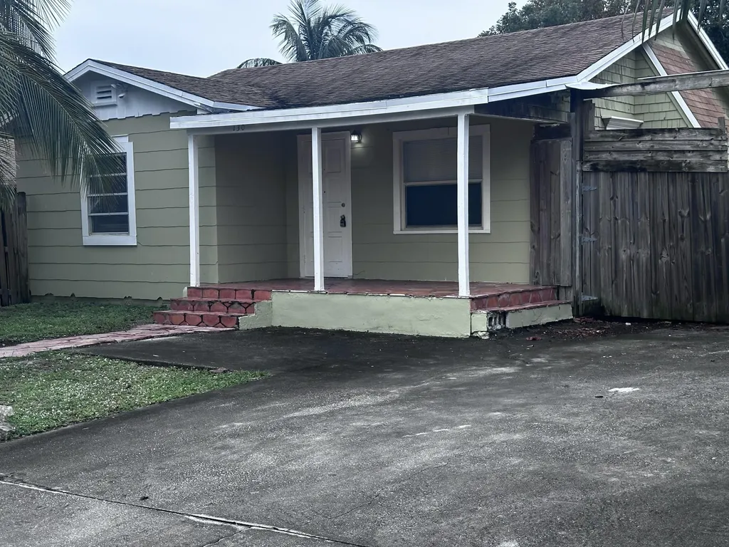 130 NE 4th Avenue Boynton Beach FL 33435