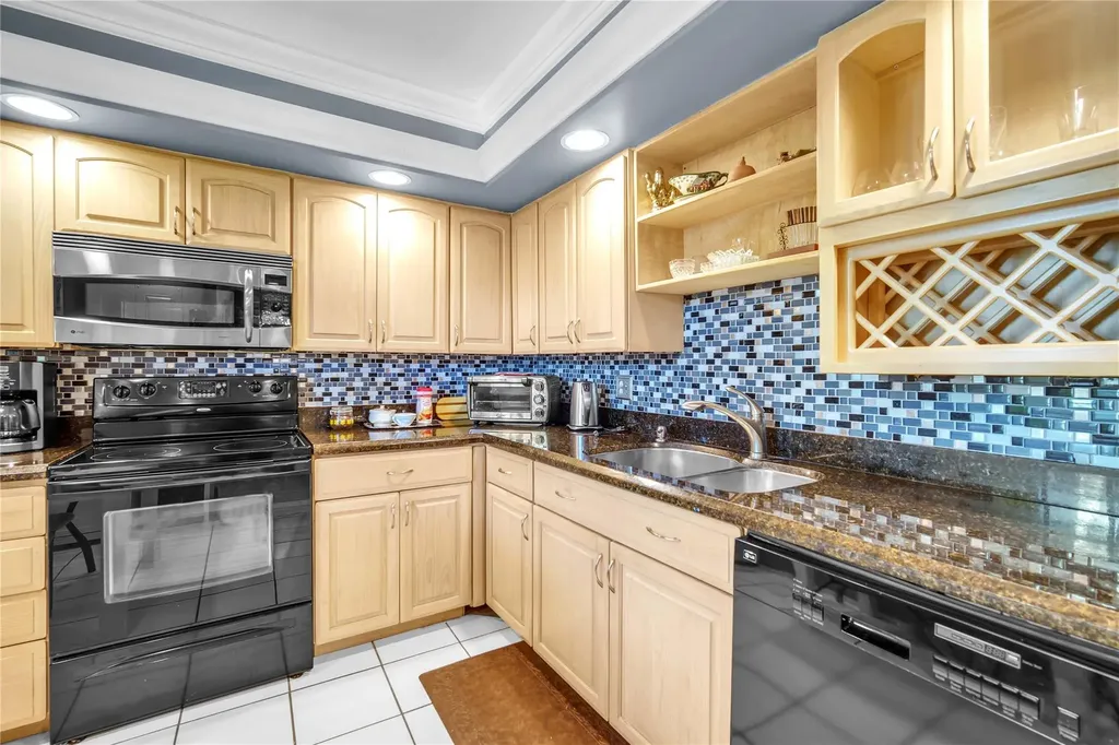 400 Oaks Lane Pompano Beach FL 33069