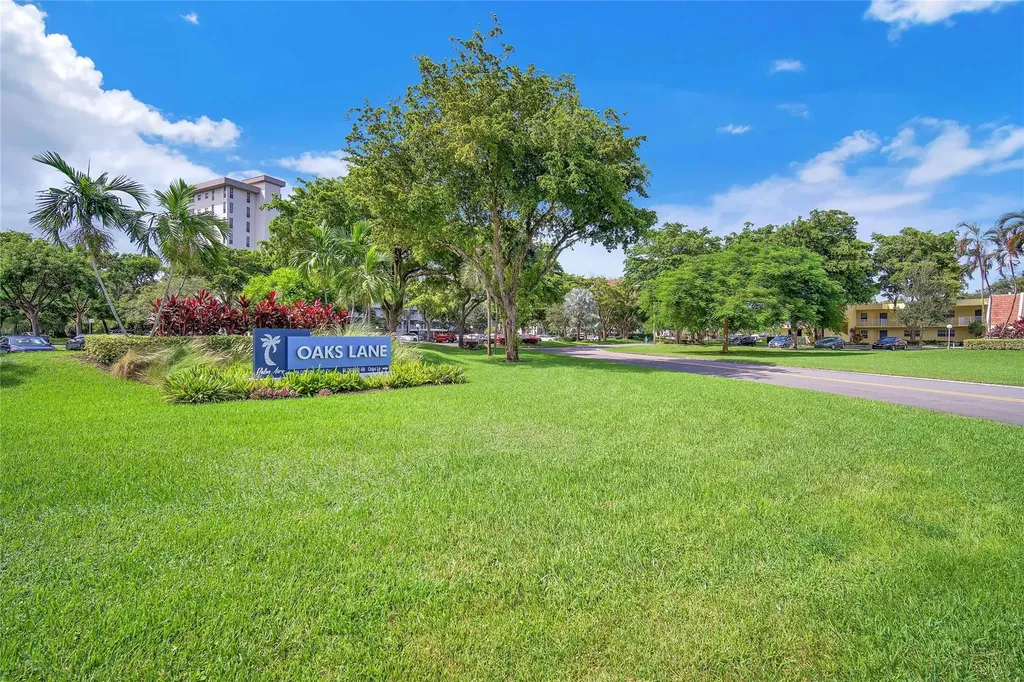 400 Oaks Lane Pompano Beach FL 33069