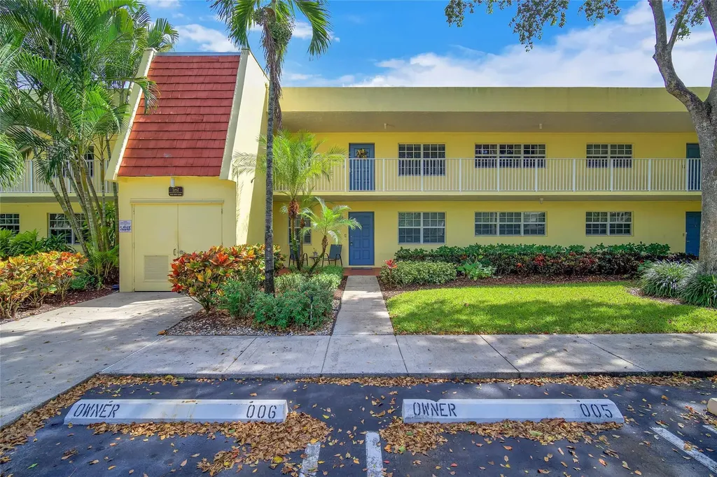 400 Oaks Lane Pompano Beach FL 33069
