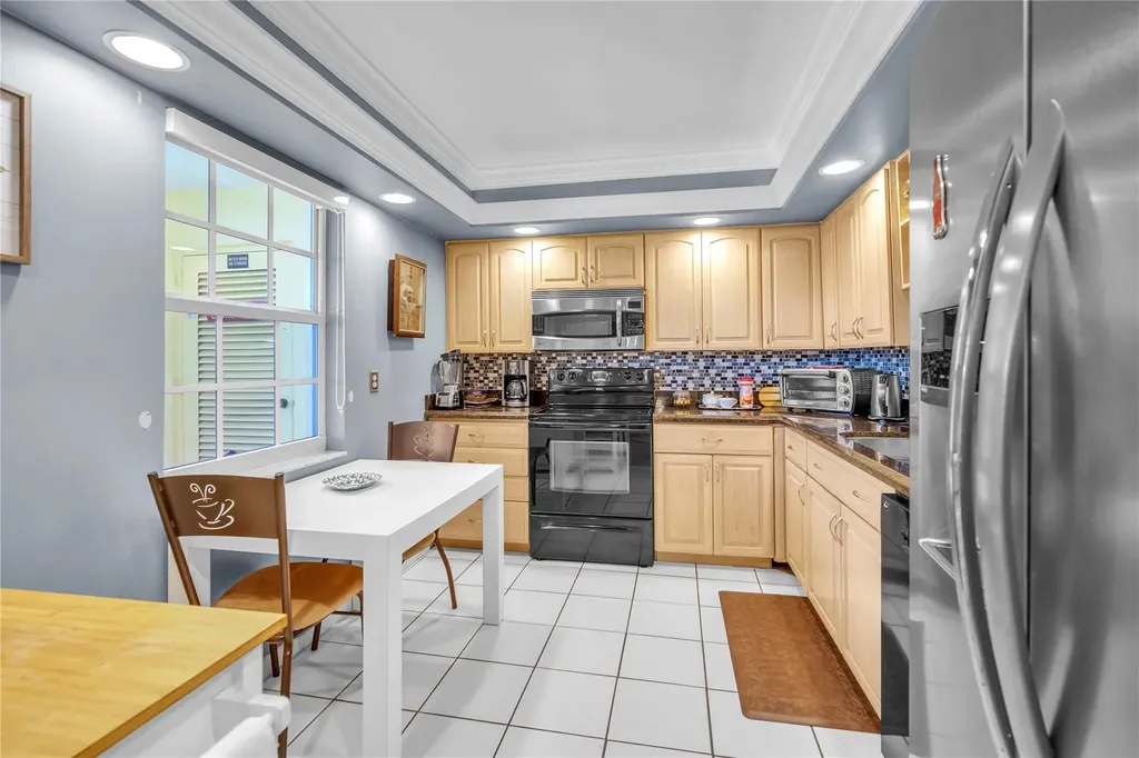 400 Oaks Lane Pompano Beach FL 33069