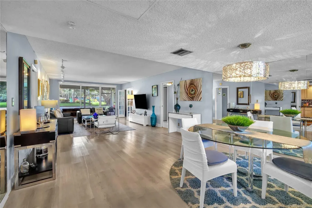 400 Oaks Lane Pompano Beach FL 33069