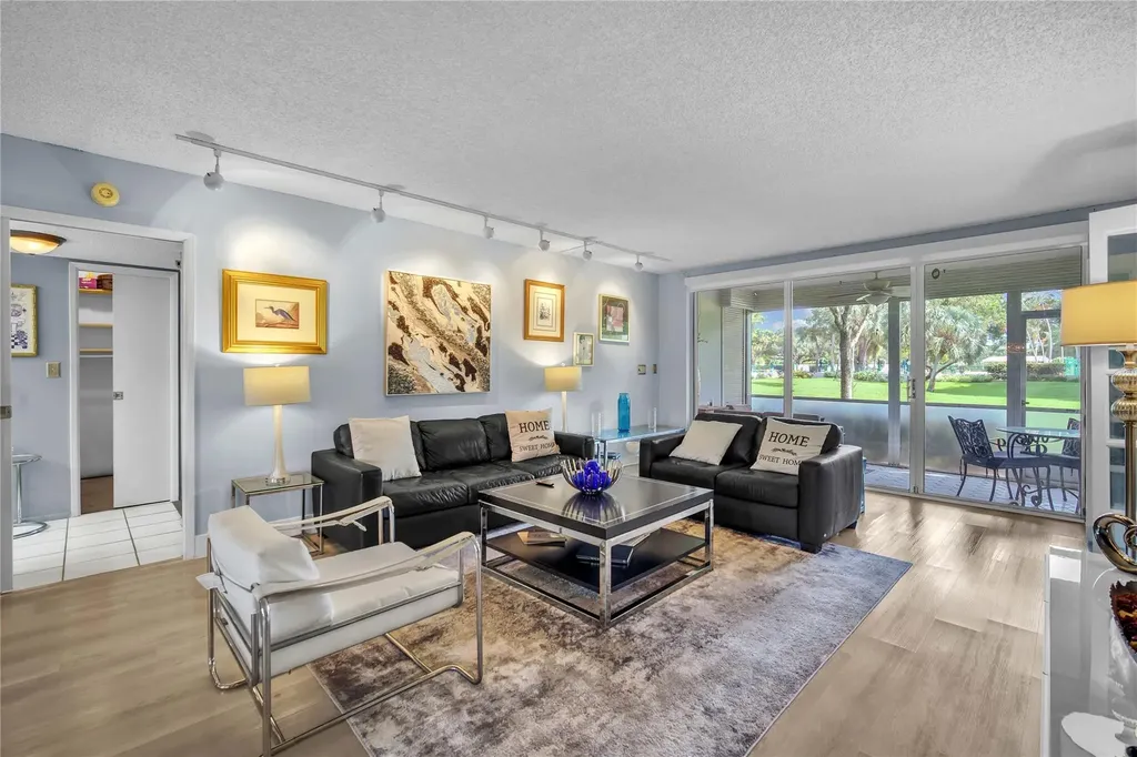 400 Oaks Lane Pompano Beach FL 33069