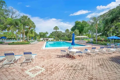400 Oaks Lane Pompano Beach FL 33069
