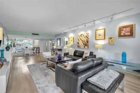 400 Oaks Lane Pompano Beach FL 33069
