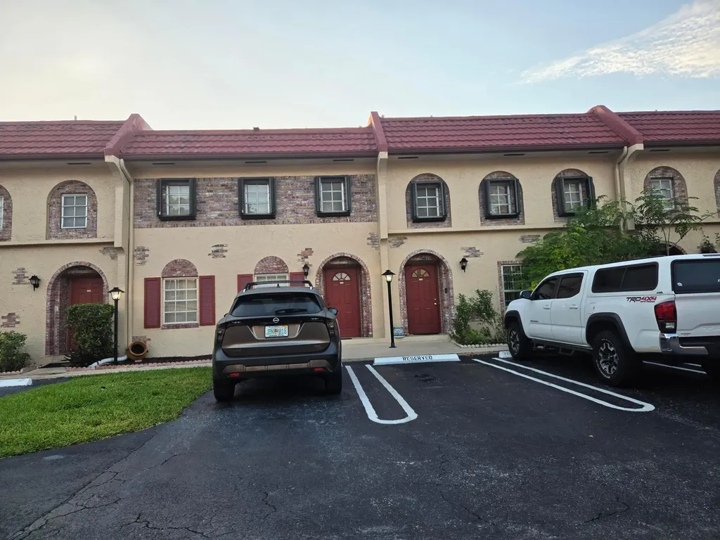 3062 Riverside Drive Coral Springs FL 33065