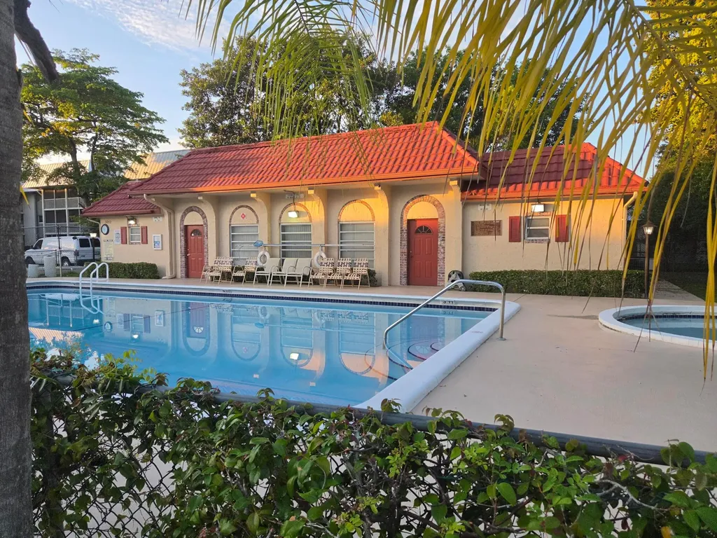 3062 Riverside Drive Coral Springs FL 33065