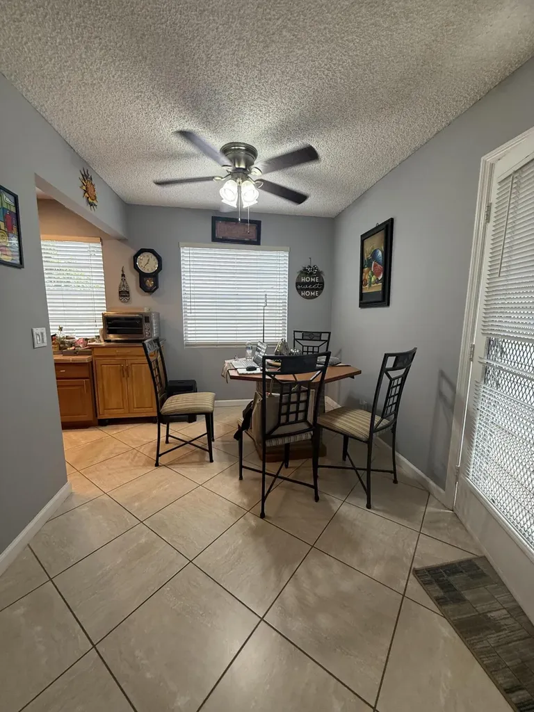 462 Normandy J Delray Beach FL 33484
