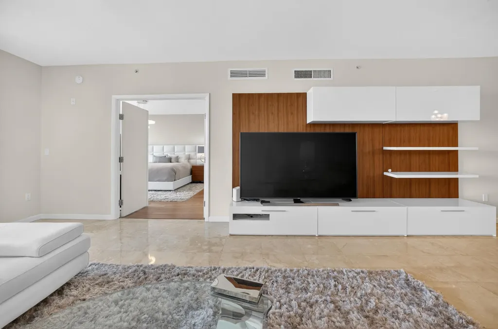 45 Hendricks Isle Fort Lauderdale FL 33301
