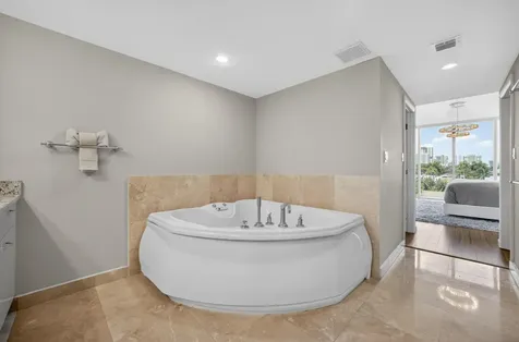 45 Hendricks Isle Fort Lauderdale FL 33301