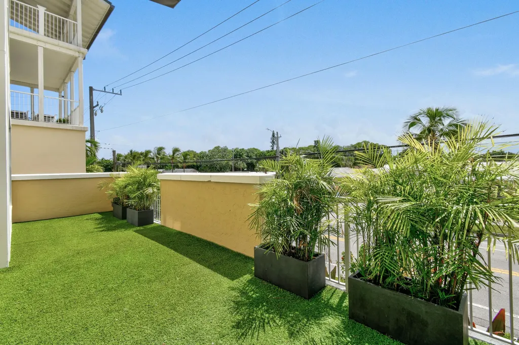 3940 N Flagler Drive West Palm Beach FL 33407