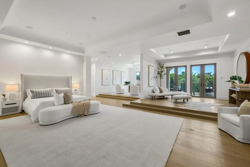 1207 Spanish River Road Boca Raton FL 33432