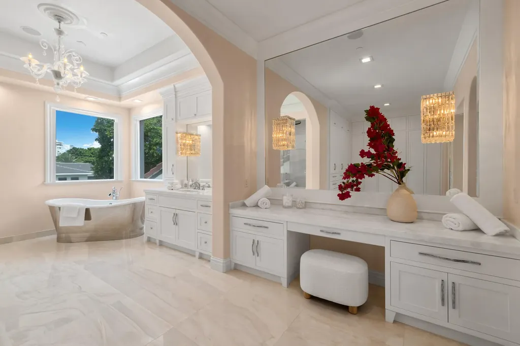 1207 Spanish River Road Boca Raton FL 33432