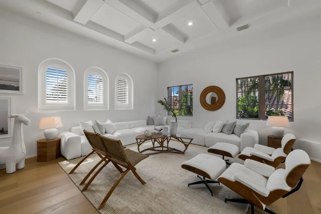1207 Spanish River Road Boca Raton FL 33432