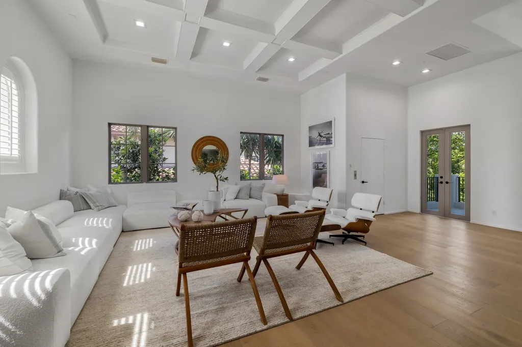 1207 Spanish River Road Boca Raton FL 33432