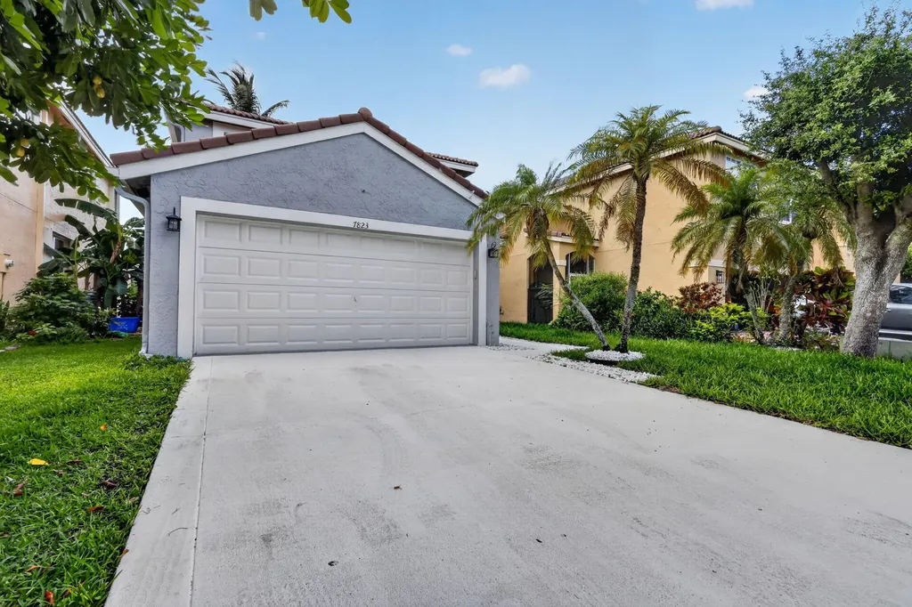 7823 Springfield Lake Drive Lake Worth FL 33467