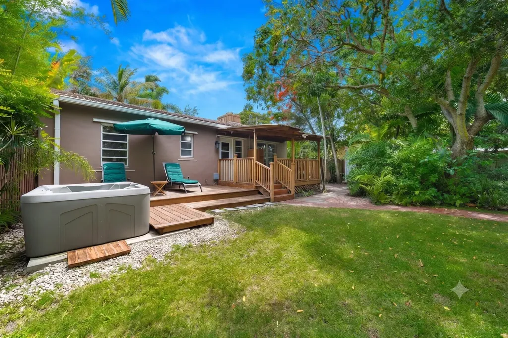 1535 Dewey Street Hollywood FL 33020