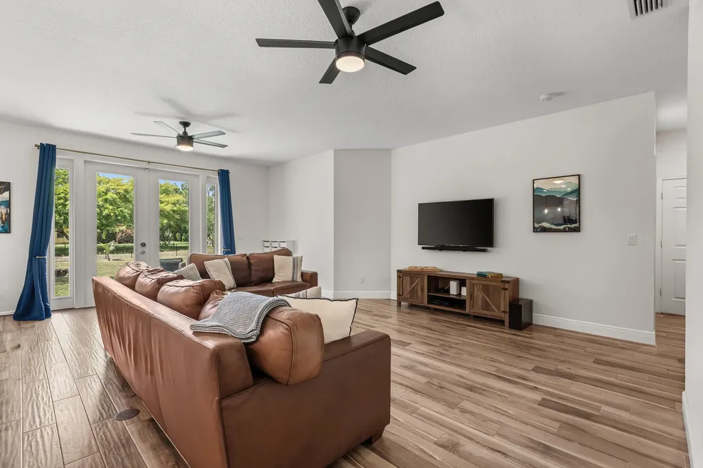 13398 N 57th Place Place N The Acreage FL 33411