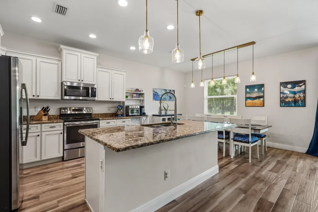 13398 N 57th Place Place N The Acreage FL 33411