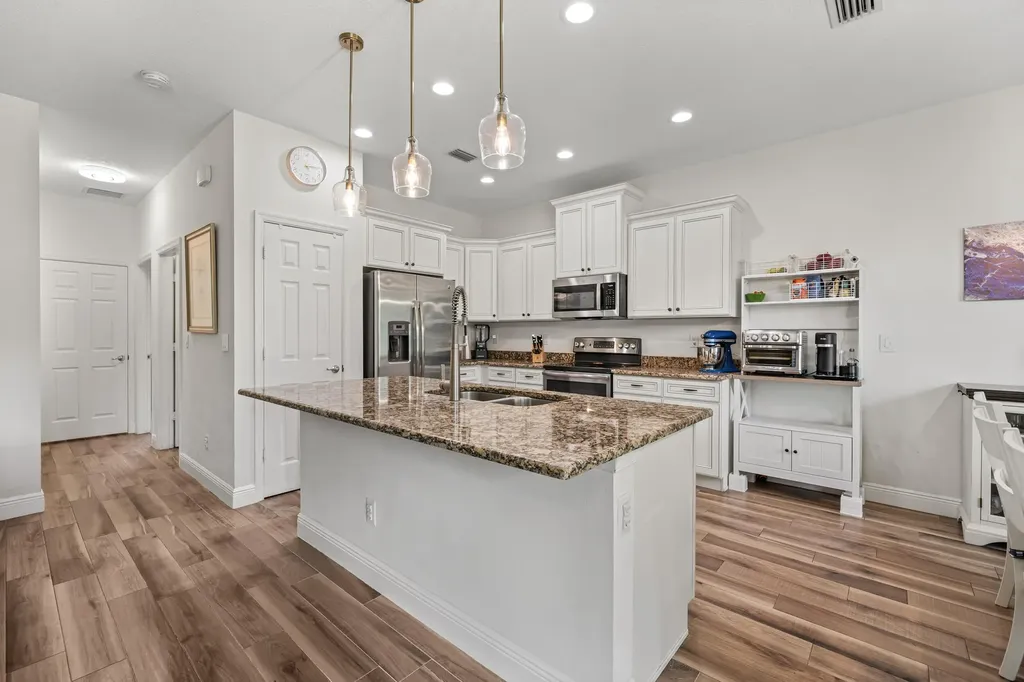 13398 N 57th Place Place N The Acreage FL 33411