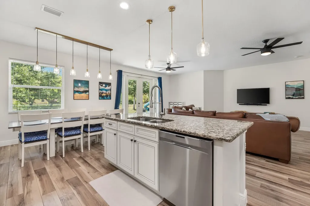 13398 N 57th Place Place N The Acreage FL 33411