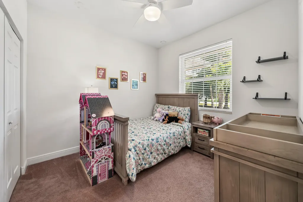 13398 N 57th Place Place N The Acreage FL 33411