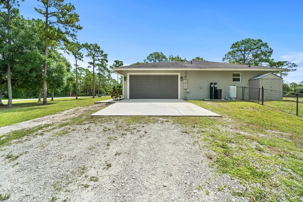 13398 N 57th Place Place N The Acreage FL 33411