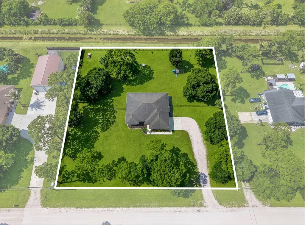 13398 N 57th Place Place N The Acreage FL 33411