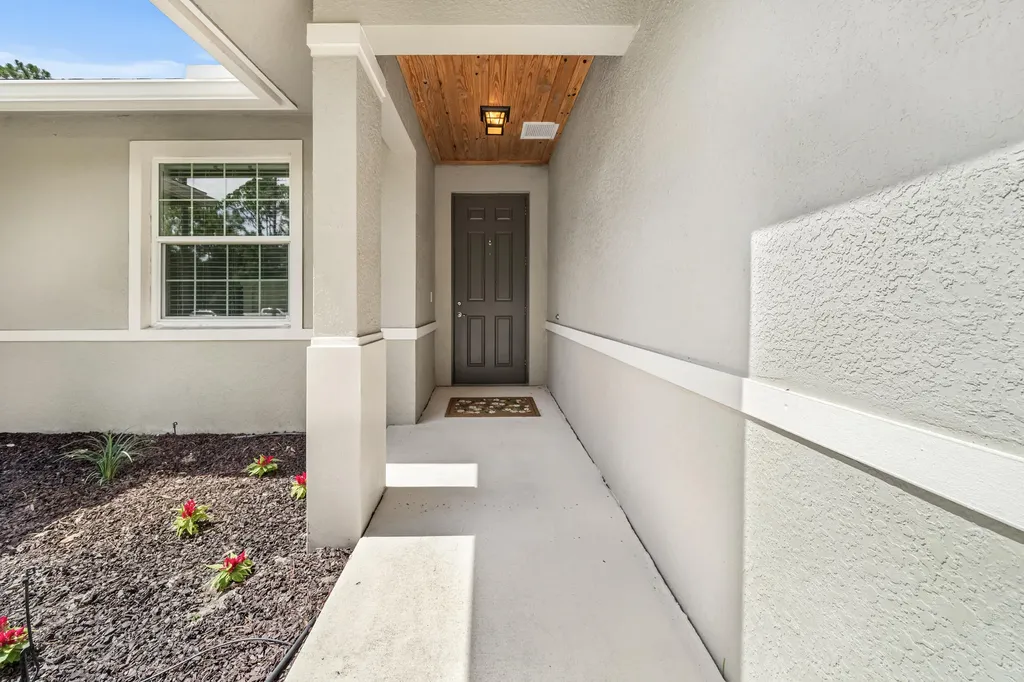 13398 N 57th Place Place N The Acreage FL 33411