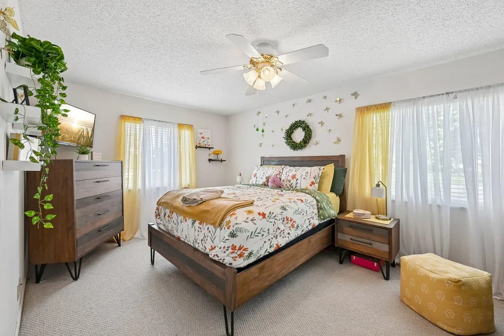 5901 Whispering Pine Way Greenacres FL 33463