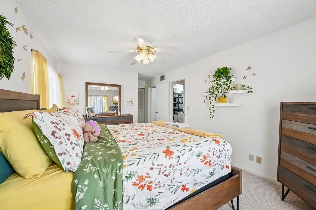 5901 Whispering Pine Way Greenacres FL 33463