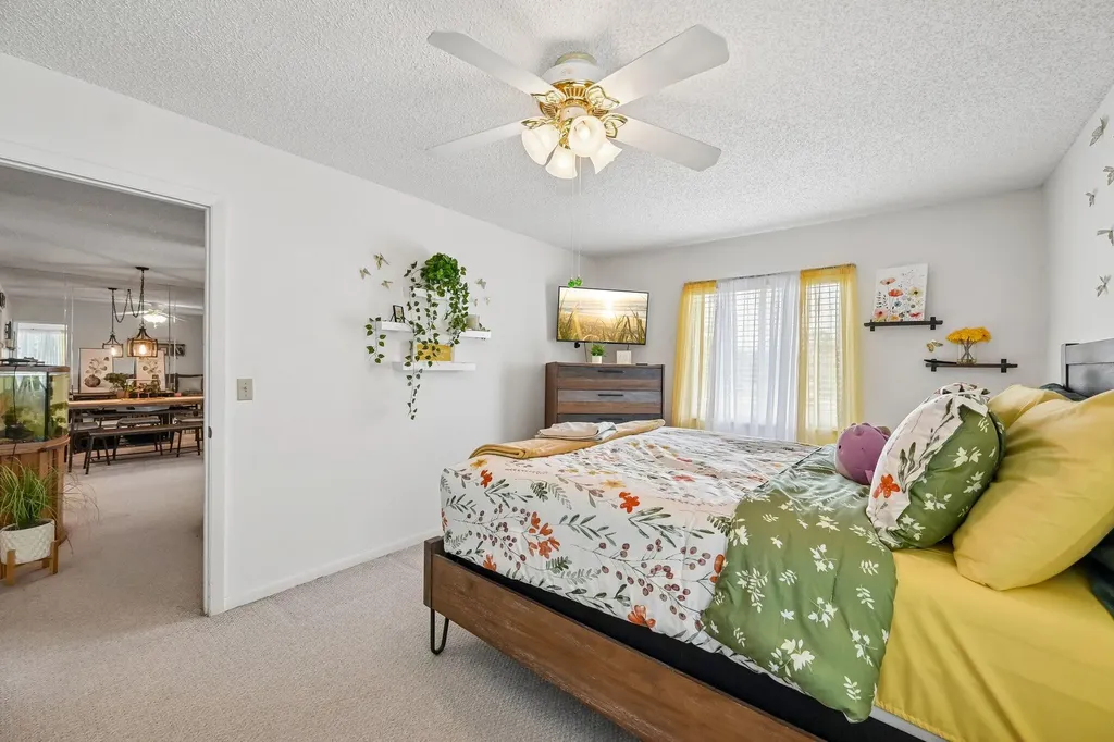 5901 Whispering Pine Way Greenacres FL 33463