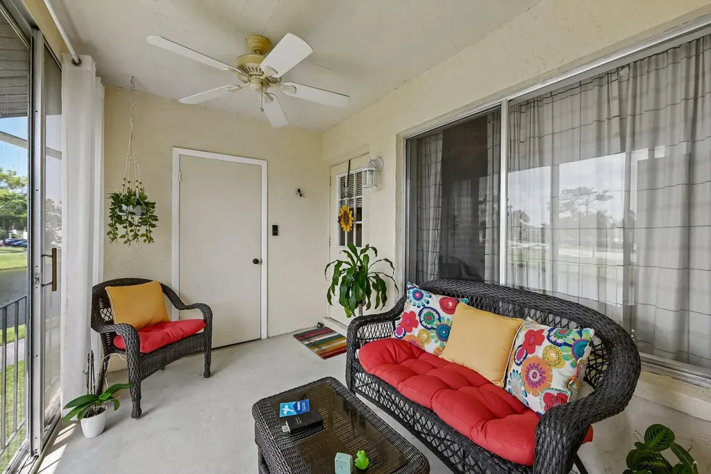 5901 Whispering Pine Way Greenacres FL 33463